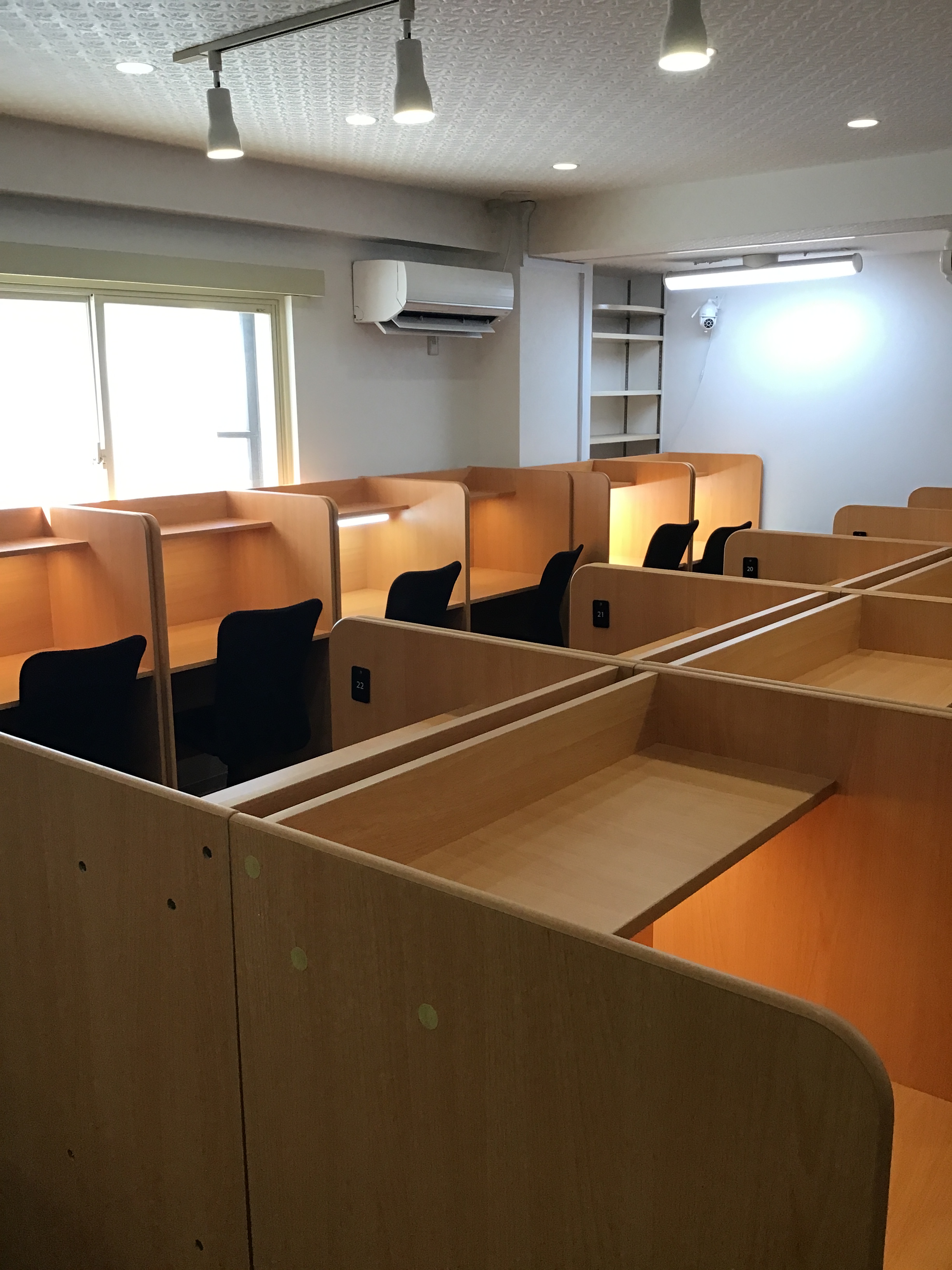西宮北口校の施設案内①自習室
