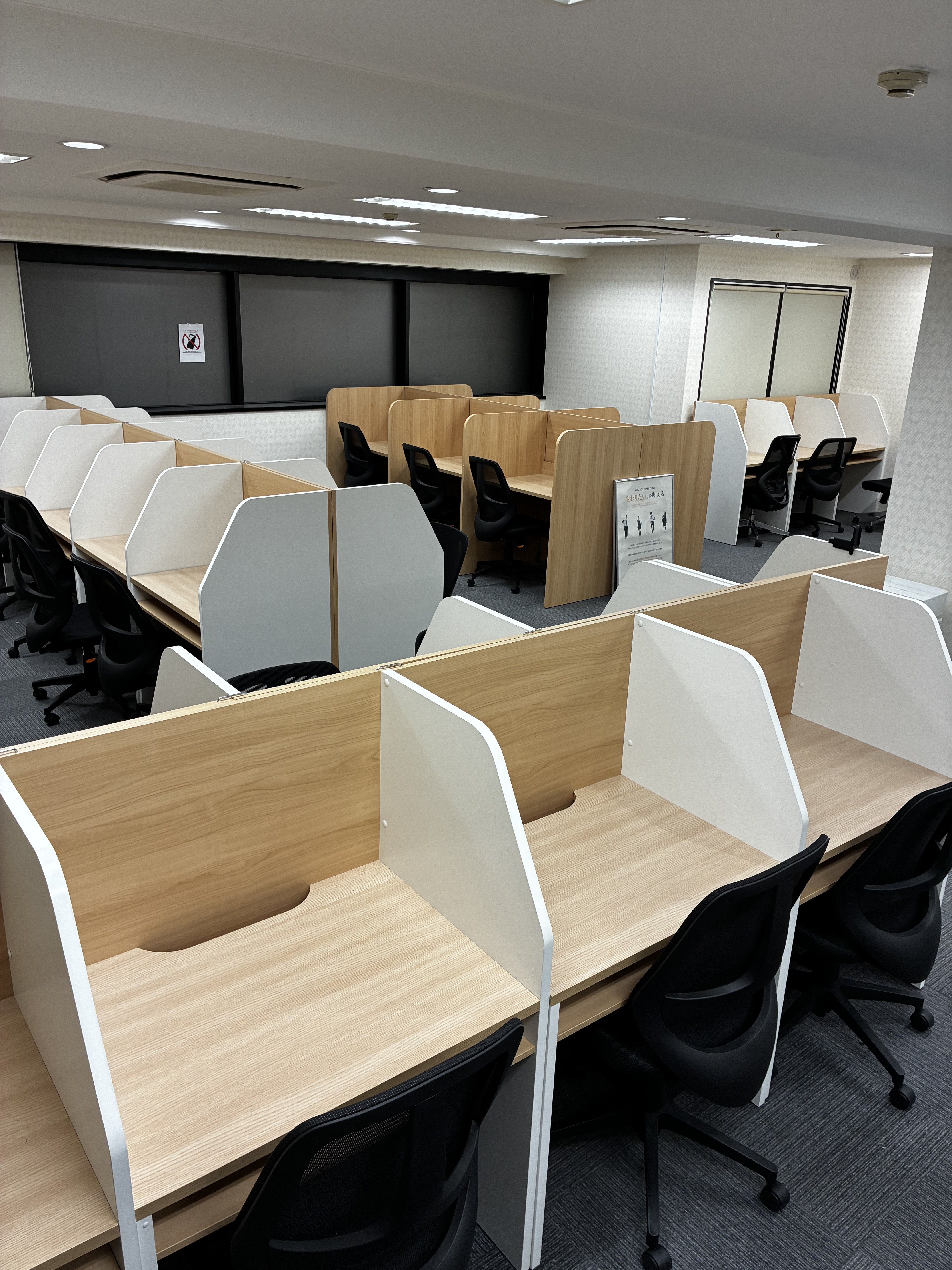 茨木校の施設案内①自習室