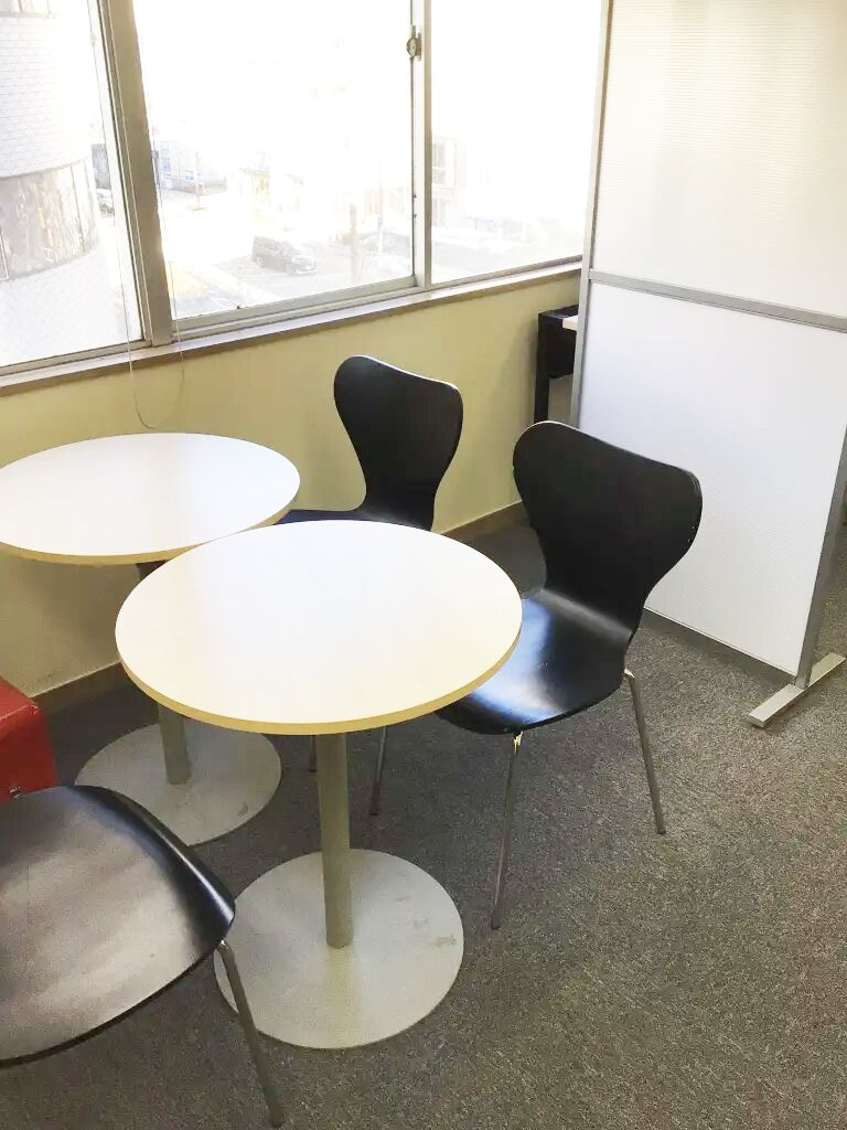 ③飲食スペース