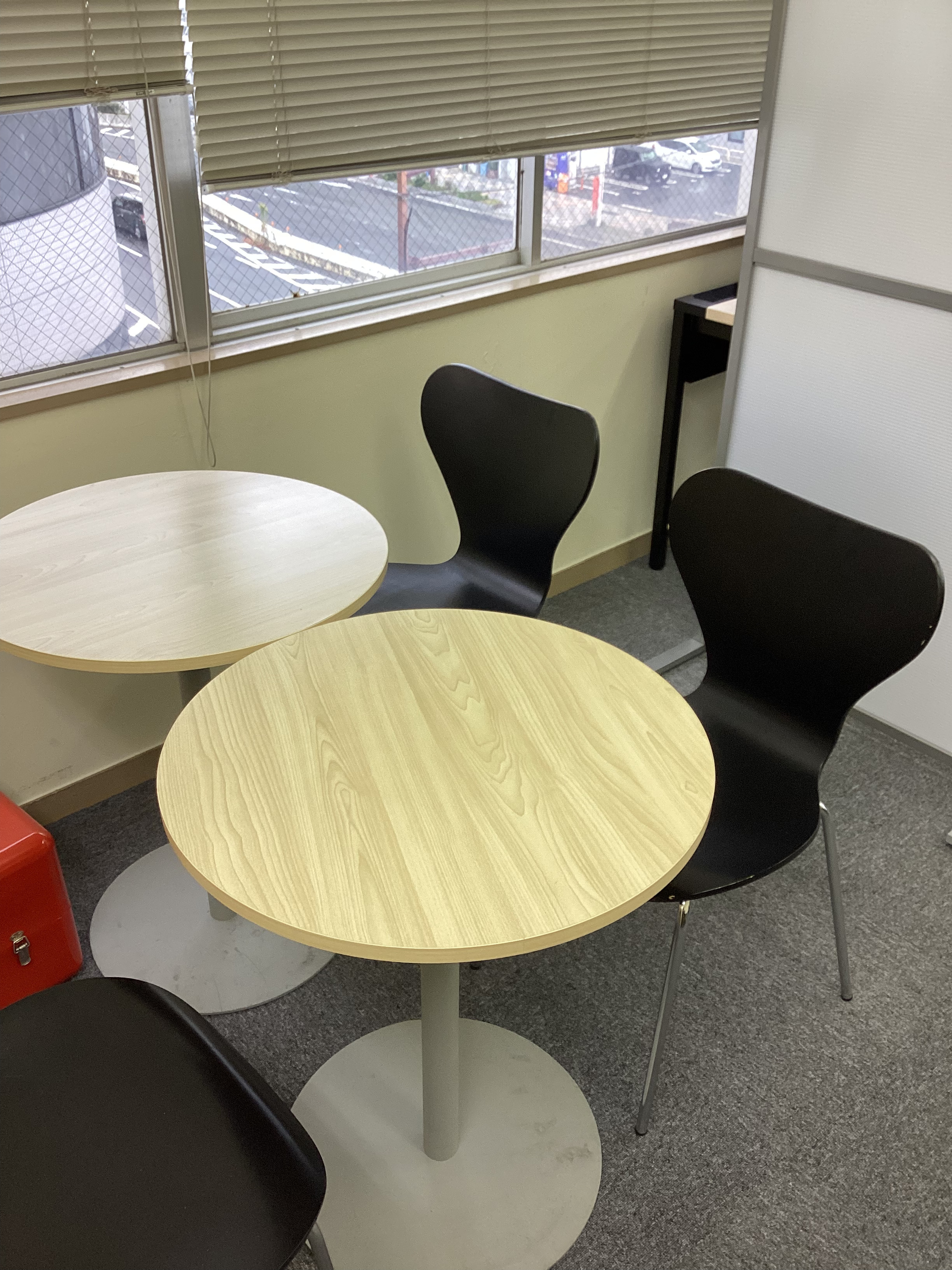 ③飲食スペース