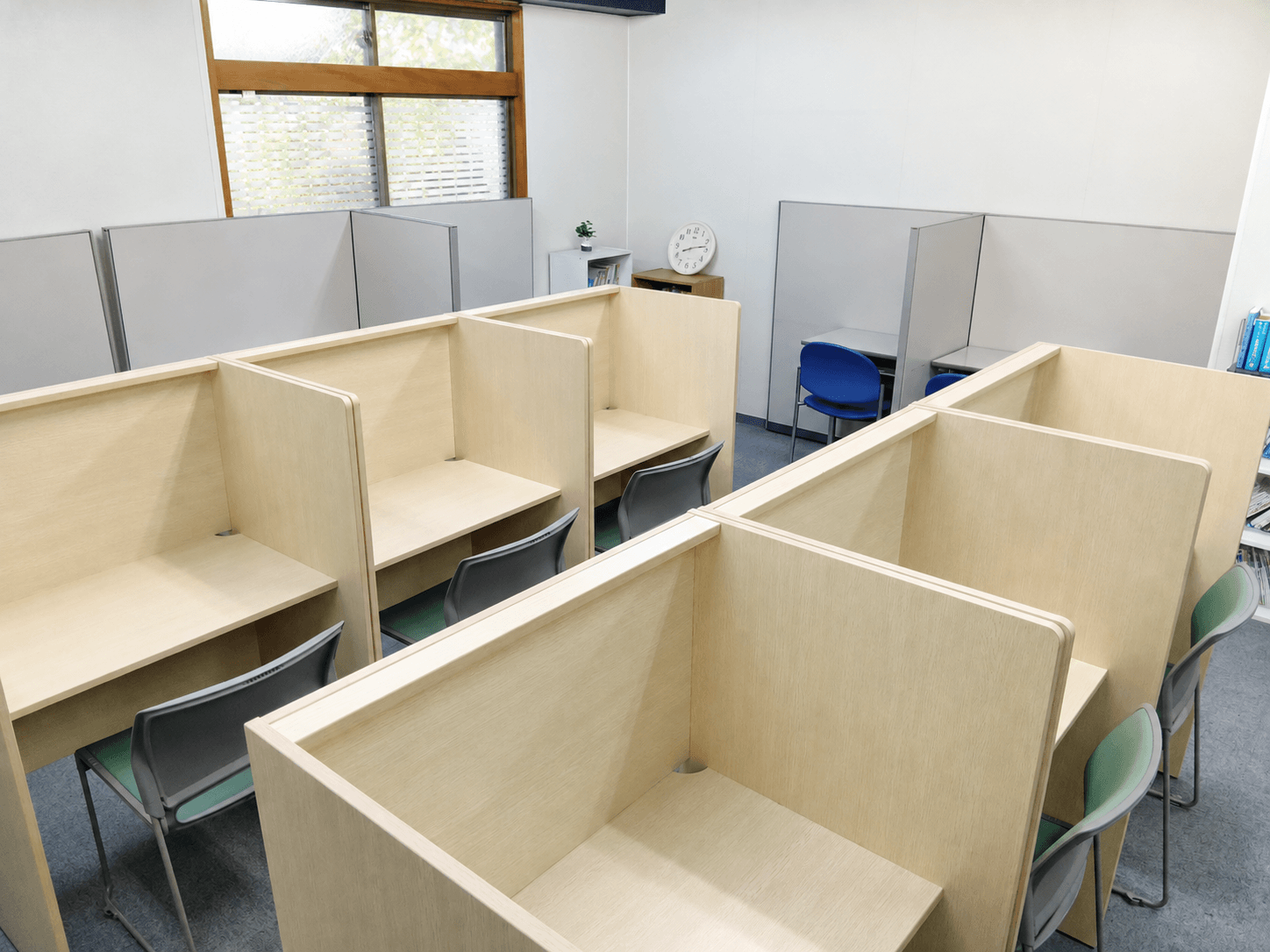 新瑞橋校の施設案内③自習室